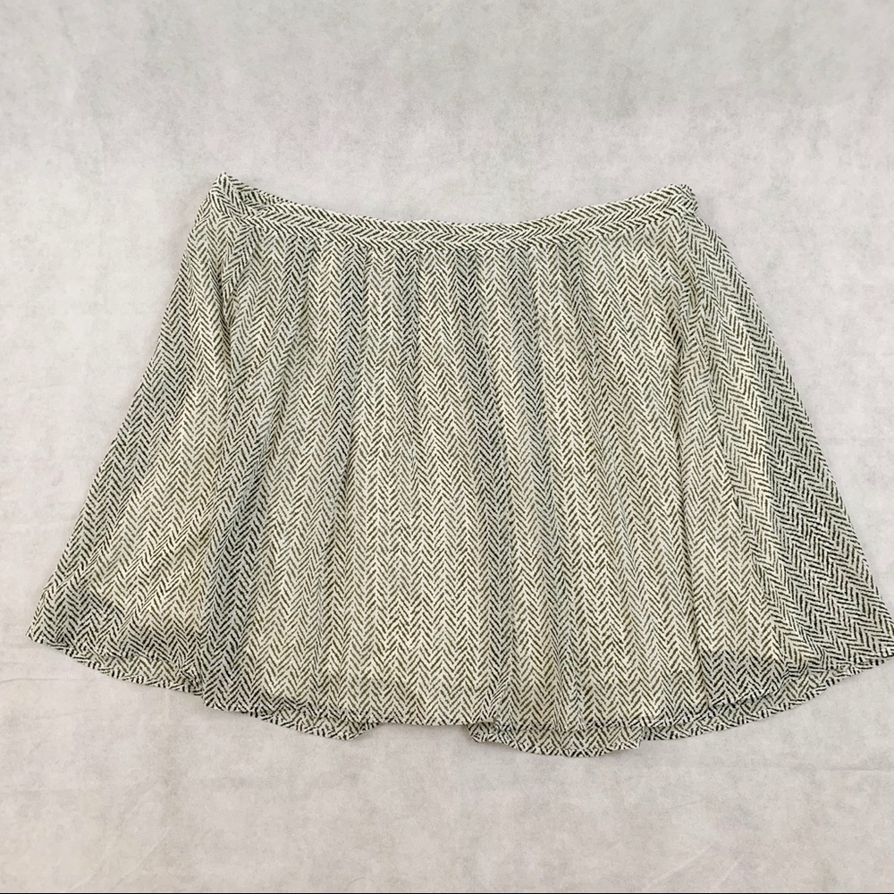 Old Navy patterned skirt. Super cute! Size 3x 💚